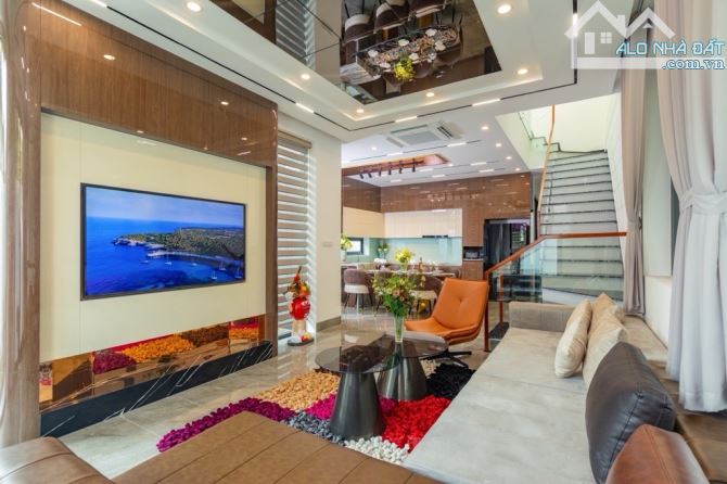 🏦 VILLA LÔ GÓC 2 MẶT TIỀN SIÊU ĐẲNG CẤP KHU HẢI CHÂU ĐẲNG CẤP THƯỢNG LƯU GIÁ CHỈ 16, XTỶ - 1