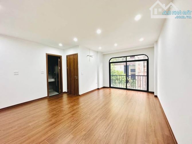 PHỐ CÁT LINH - TT ĐỐNG ĐA - NHÀ MỚI - 7 TẦNG THANG MÁY - 15M RA PHỐ - SÁT PHỐ CỔ - 1