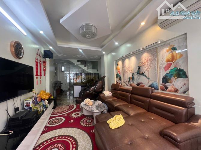 VỊ TRÍ ĐẮC ĐỊA BỒ ĐỀ LONG BIÊN 11 TỶ DT 40M MT 4M 5T  NGÕ OTO THÔNG TIỆN ÍCH KINH DOANH - 1
