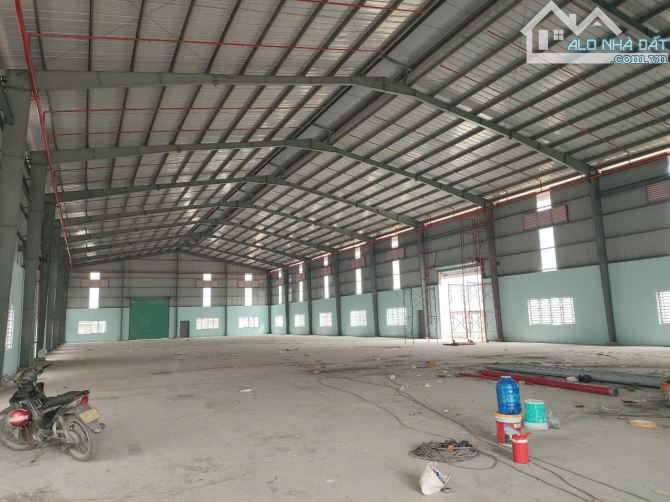Cho thuê kho xưởng 1800m2 đường Nguyễn Hữu Trí nối dài, Bến Lức, Long An - 1