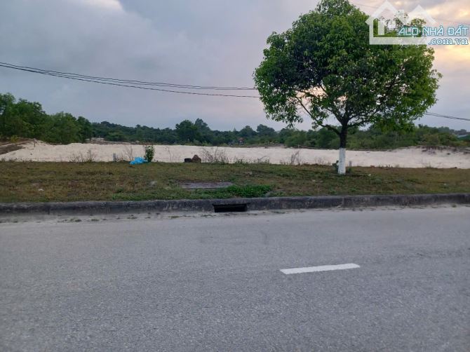 6267M2 ĐẤT KHU CÔNG NGHIỆP TẠI NGÃ 6 BÌNH CHÁNH -  KHU CÔNG NGHIỆP DUNG QUẤT - 1