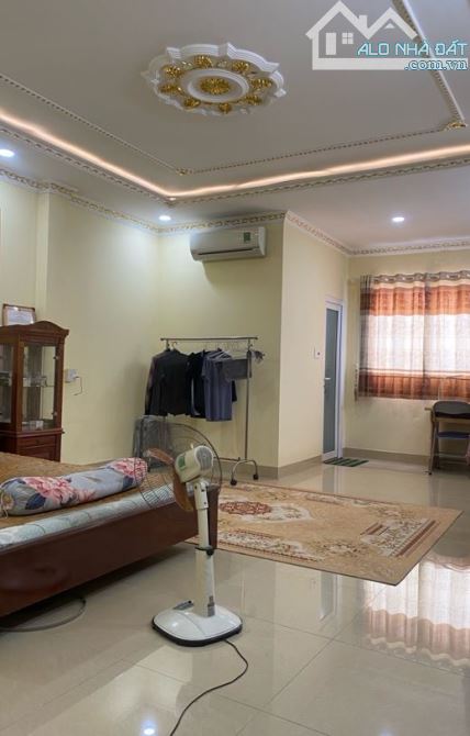 Mặt Tiền Chợ Hiệp Phú Giáp Đường Lê Văn Việt,  Nhà Dt 140m2, Ngang 5.5m, Chỉ 10.7 tỷ - 1