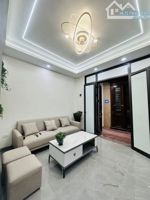 NHỈNH 7 TỶ NHÀ ĐẸP Ở NGAY, GẦN PHỐ, HỒ TÙNG MẬU, CẦU GIẤY, DT30M, 5 TẦNG, MẶT TIỀN 4M - 1