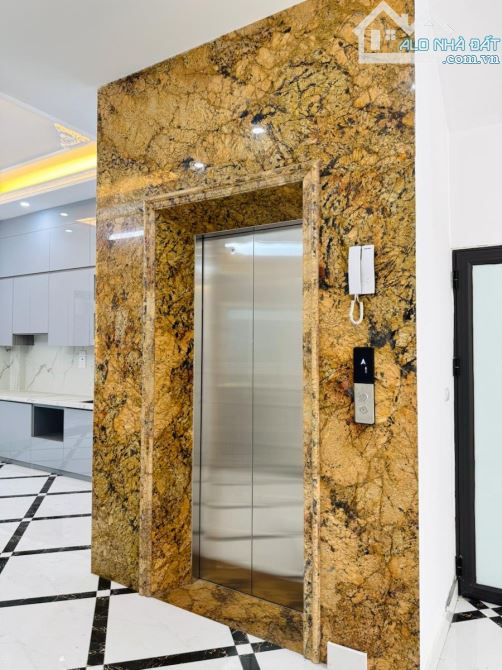 Bán gấp tòa nhà 7tầng 140m MT 8m - tại khu TĐC NGỌC THỤY - giá chào 42tỷ sẵn dòng tiền. - 1