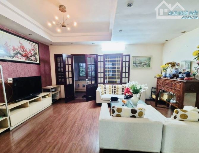BÁN NHÀ PHÂN LÔ LÝ NAM ĐẾ HOÀN KIẾM - 110M 5T MT 4.3M - 15M RA MẶT PHỐ OTO ĐỖ CỬA Ở SƯỚNG - 1