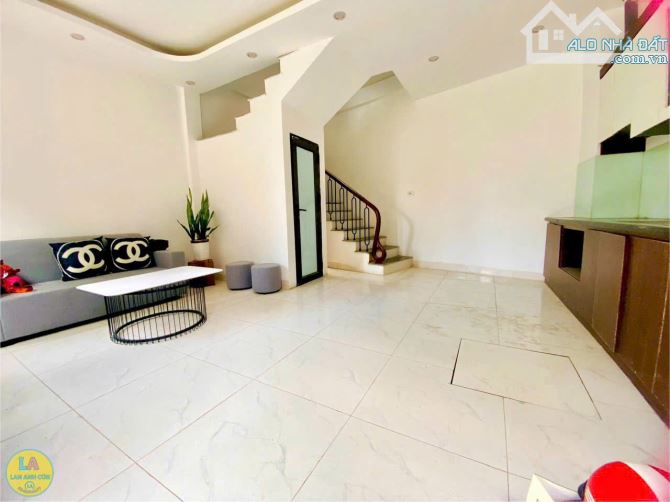 DƯỚI 3 TỶ, KHẲNG ĐỊNH KO CÓ CĂN NÀO ĐẸP HƠN, Ô TÔ ĐỖ CỬA, KO MUA SẼ RẤT TIẾC.GIÁ 2.78 TỶ - 1