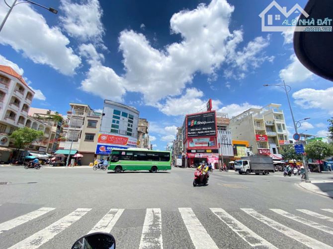 Siêu Phẩm Góc 2 Mặt Tiền Hậu Giang - Quận 6- 7x15m-4 Tầng-FPT Thuê 100tr/ tháng-49 tỷTL - 1