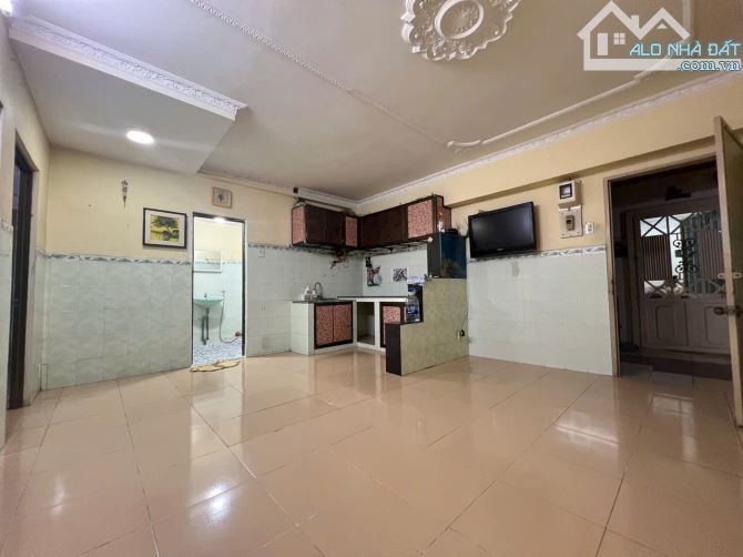 Chung cư B2 Trường Sa, P17, Bình Thạnh: 40m2, 1p ngủ, NT, 7,5tr - 1