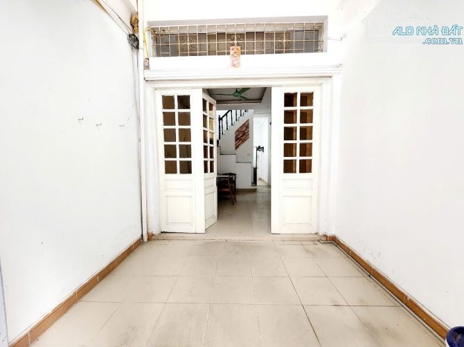 PHÂN LÔ CÁC BỘ - PHỐ LÃNG YÊN - Ô TÔ TRÁNH - GIÁ 10.2 TỶ - 1