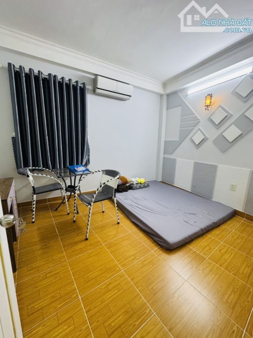 NGAY VÒNG XOAY ÂU CƠ - LÊ ĐẠI HÀNH Q11 - NHÀ ĐẸP 4 TẦNG 4PN - PHÙ HỢP GĐ ĐÔNG NGƯỜI - HƠN - 1