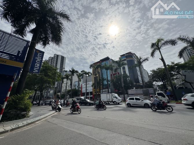 OTO ĐỖ CỔNG - NỞ HẬU - NHÀ ĐẸP THOÁNG - FULL NỘI THẤT - NHIỀU PHÒNG - Ở HOẶC LÀM CHDV ĐỀU - 1