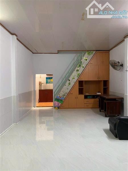 Hàng Đầu Tư, Tân Sơn Nhì,Tân Phú, 34M2, Cách Mặt Tiền Vài Bước Chân ,Giá 3.2 Tỷ TL - 1