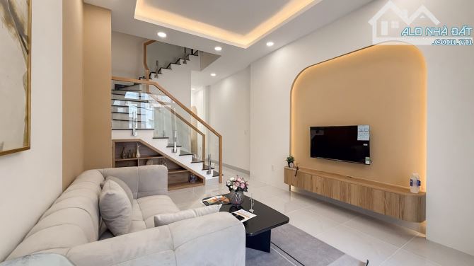 Bán nhà hẻm Nguyễn Trọng Tuyển, Phường Phú Nhuận , DT: 4x20m 4 tầng Giá 9.76 Tỷ TL - 1