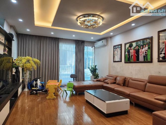 Bán nhà mặt đường Lê Lợi Hà Đông, 75m2 mặt tiền 5,1m, Lô Góc, vỉa hè, Kinh doanh, 4 tầng. - 1