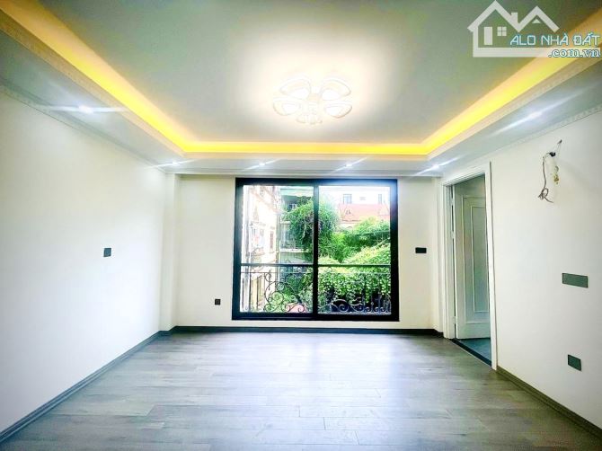 GIẬT MÌNH ĐẬP HỘP NHÀ 6 TẦNG THANG MÁY PHỐ TÂY SƠN - MẶT TIỀN ĐÁNG GIÁ - 5M GẶP Ô TÔ - 1