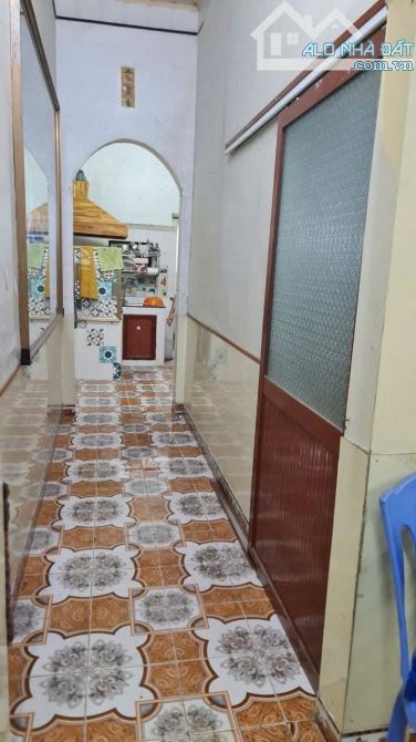 CHỈ 2,19 TỶ - LÔ ĐẤT TẶNG NHÀ CẤP 4 RỘNG 74M² CHÂN CẦU AN DƯƠNG 1 NGÕ 3,5M - 1