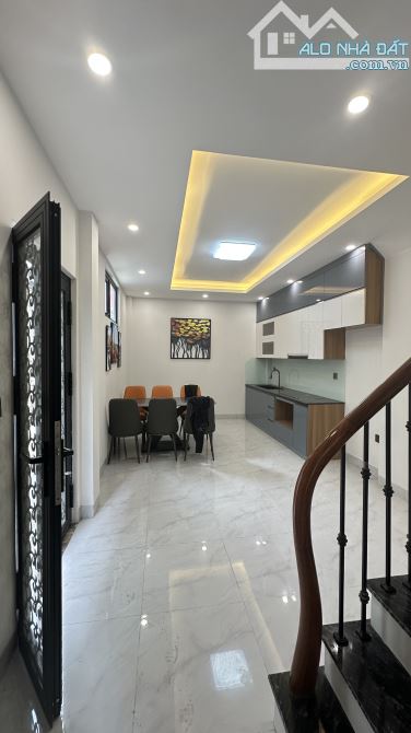 BÁN NHÀ LÔ GÓC 2 MẶT THOÁNG -MỚI TINH 5 TẦNG THANG MÁY-KINH DOANH ĐỈNH PHỐ CHU HUY MÂN - 1