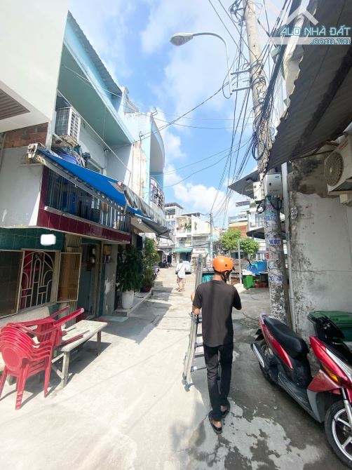 BÀ HOM Q6-DTs 110M2-3TẦNG-3PN-FULL NỘI THẤT-HẼM THÔNG-XE TẢI TRÁNH-CHỈ 5.X TỶ - 7
