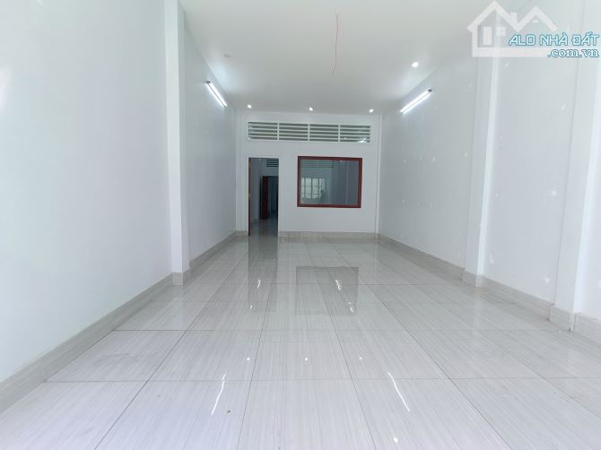 Cho Thuê Nhà 3 Tầng Mặt Tiền Trần Hưng Đạo - Ninh Kiều - 2