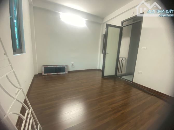 Nhà đẹp 4 tầng, 56m, ở sướng, KD đỉnh cao, ô tô đỗ cửa, Bùi Xương Trạch - 2