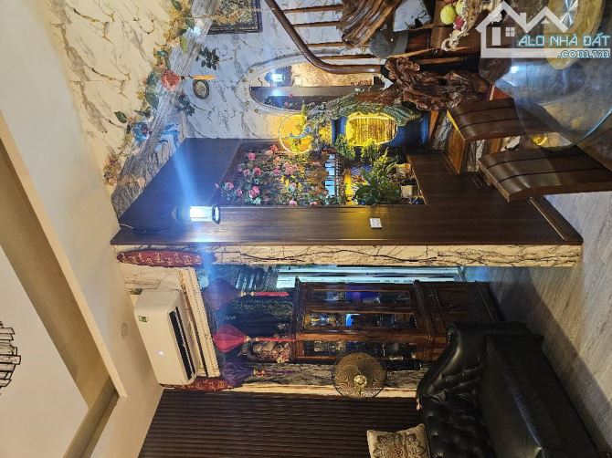 Trần Thái Tông, cầu giấy 45m2. 5tầng. Ô tô đỗ cửa. Ngõ thông. Kinh doanh. 11,6 tỷ - 2