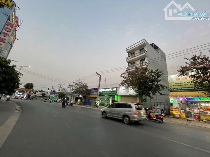 Bán gấp đất mặt tiền Hai Bà Trưng gần Trần Hưng Đạo, P.Đông Hoà, DT 97,5m2 giá 8 tỷ - 2
