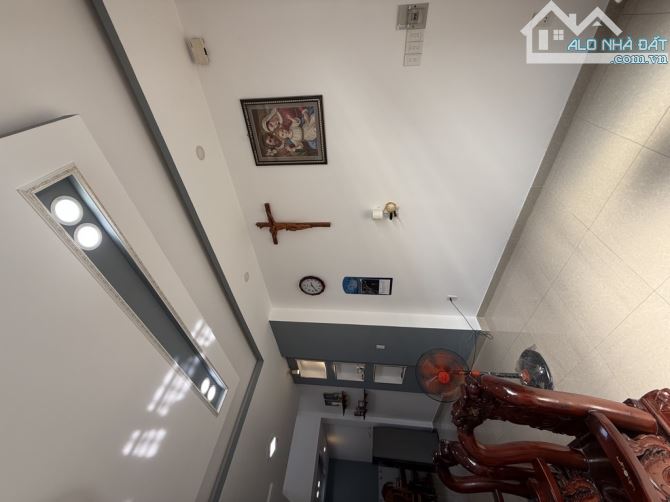 Bán nhà Lê Trọng Tấn, Tân Phú, cách 1 căn ra HXH, ngang 4.6m, 3 tầng, 65m2, giá 5,58 tỷ - 2