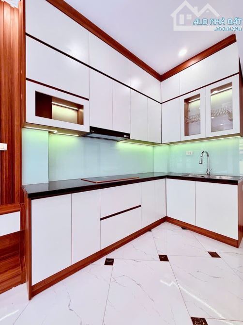 BÁN NHÀ MAI DỊCH CẦU GIẤY - NHÀ ĐẸP SẴN NỘI THẤT - NGÕ NÔNG VỊ TRÍ ĐẸP - 5 TẦNG, HƠN 7 TỶ - 2