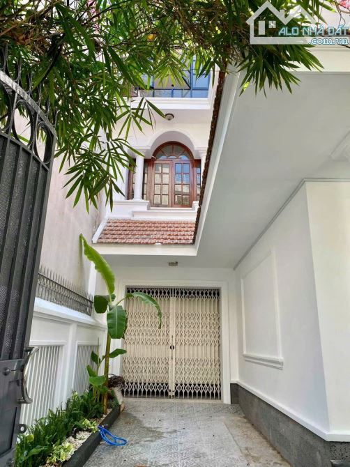 Biệt Thự sân vườn Thoáng mát hẻm 8m Thăng Long--DT: 12,8X18M--3 Lầu--Gía: 36 tỷ - 2