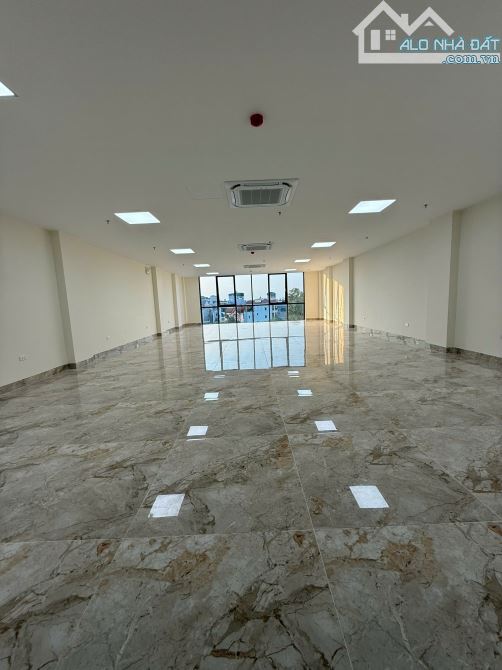 Bán GẤP TÒA VP Phố DƯƠNG KHUÊ, CG. 117m, 10 tầng. Mặt tiền 9,7m. Cho thuê 160tr/ - 1