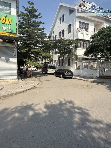 BIỆT THỰ LIỀN KỀ BẢO SƠN – VỊ TRÍ HOT – VỈA HÈ RỘNG – GIÁ ĐẦU TƯ - 131m - chỉ nhỉnh 24 tỷ - 2