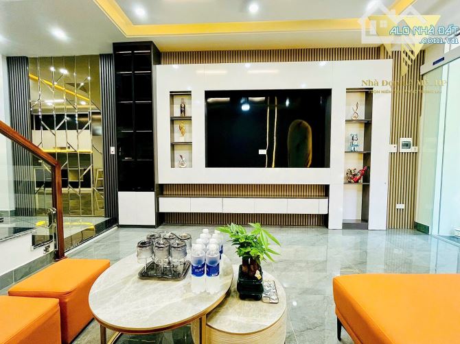 Nhà mặt ngõ thông lô góc kinh doanh buôn bán ngõ 239 Nguyễn Công Hoà - 2