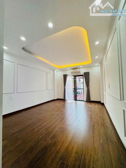 Bán Nhà Ngã Tư Sở, Thanh Xuân - 38M2 x 6 TẦNG THANG MÁY - Oto đỗ cửa - 2