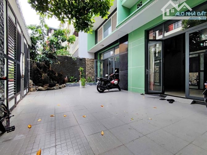 Biệt Thự sân vườn 230m2(12 x 19) Lý Thường Kiệt sát Q10, 3 Tầng giá rẻ Chỉ 100tr/m2 - 2
