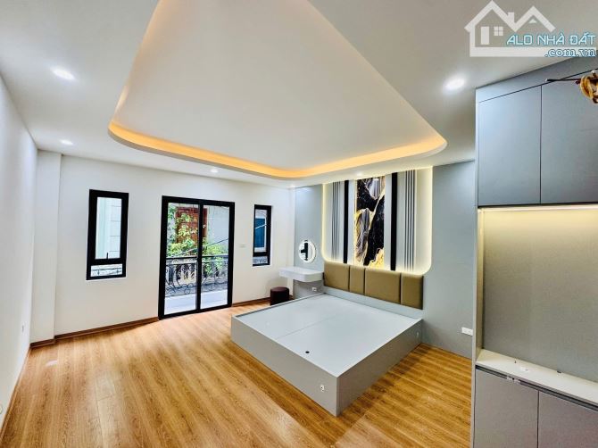 Bán nhà Trần Khát Chân 40m2, 6T thang máy, mt 4.5m mặt ngõ thông kinh doanh. Giá 13.2 tỷ