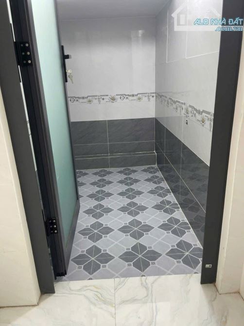 Nhà 1 Trệt Lửng Xây Riêng Lẻ - Sổ Hồng Riêng . Cách đường QL50 đúng 80m . DT 4 x 15m2 - 2