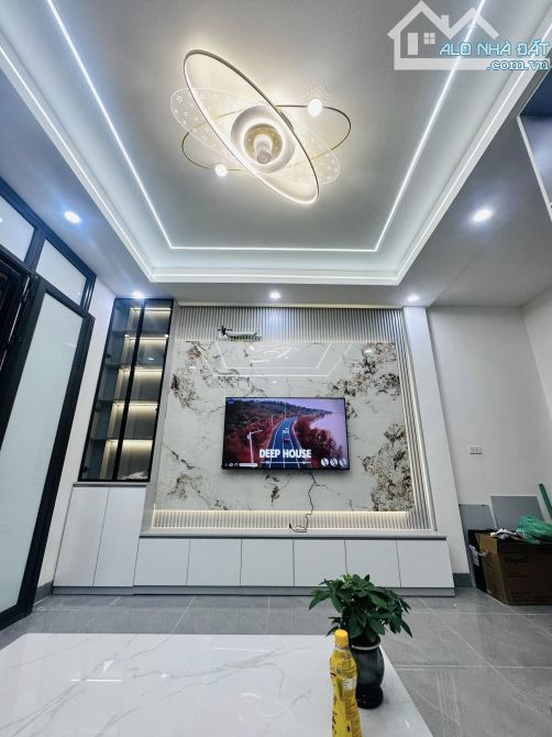 NHỈNH 7 TỶ NHÀ ĐẸP Ở NGAY, GẦN PHỐ, HỒ TÙNG MẬU, CẦU GIẤY, DT30M, 5 TẦNG, MẶT TIỀN 4M - 2