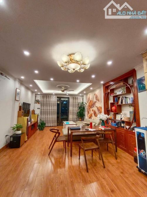 Cần bán nhà khu Mỹ Đình. Phân lô, ô tô tránh, vỉa hè, kinh doanh. 60m2, MT 4.5m, 18,5 tỷ - 2