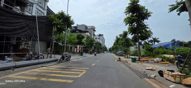 🔥LÔ GÓC NGỌC THỤY LONG BIÊN  ÔTÔ TRÁNH KD - SÁT KĐT KHAI SƠN - SỔ HOA HẬU - CHỦ NHIỆT BÁN - 2