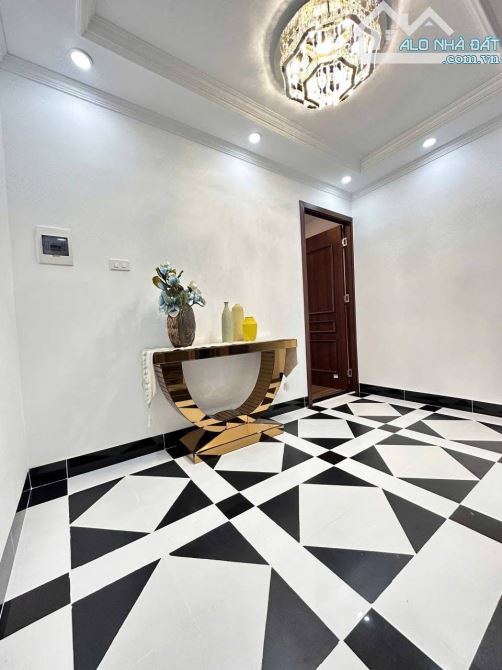 SIÊU PHẨM NGỌC KHÁNH - BA ĐÌNH - NỘI THẤT SANG XỊN - 2