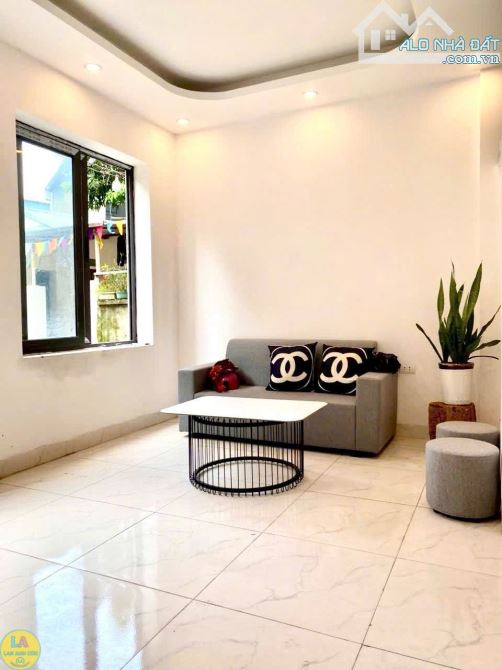 DƯỚI 3 TỶ, KHẲNG ĐỊNH KO CÓ CĂN NÀO ĐẸP HƠN, Ô TÔ ĐỖ CỬA, KO MUA SẼ RẤT TIẾC.GIÁ 2.78 TỶ - 2