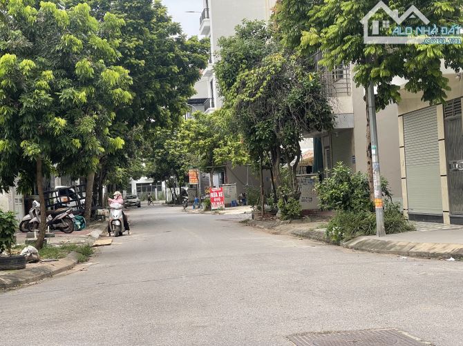 Bán nhà C4 DV Yên Nghĩa, 50m2,phân lô vỉa hè đường chính kinh doanh,giá cần tiền chỉ 10 tỷ - 2