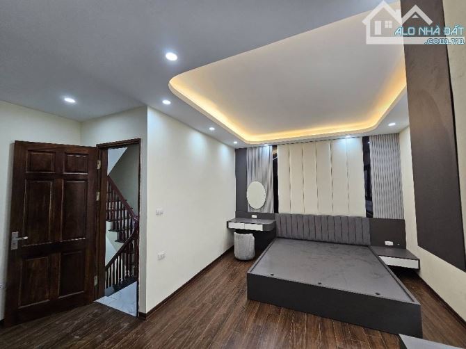 9,15 TỶ, NHÀ BỒ ĐỀ, 6 TẦNG THANG MÁY, 35M2 CỰC ĐẸP - 2