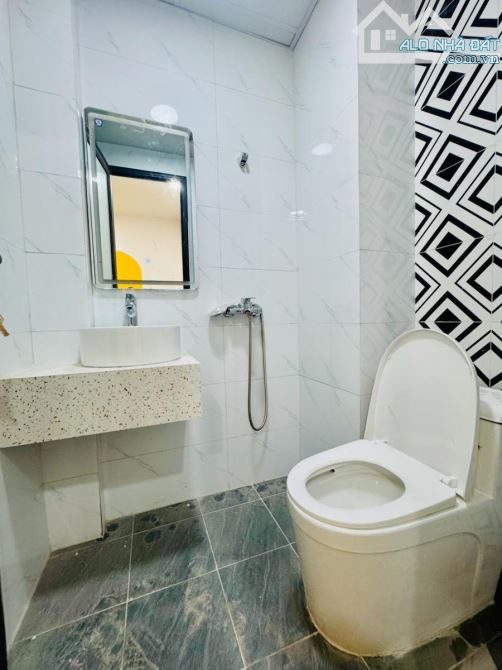 Bán nhà dòng tiền 7 tầng thang máy, lô góc phố Hồ Ba Mẫu Đống Đa - 2