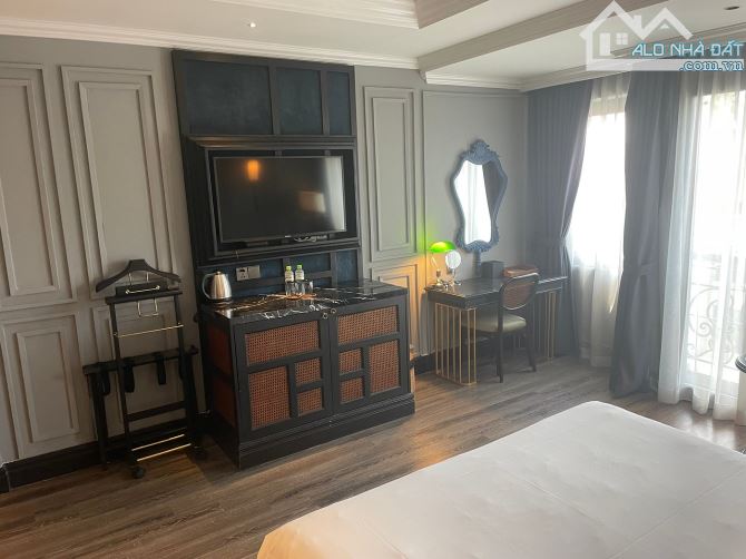 Bán khách sạn Tây thuê Hàng Buồm, Tạ Hiện DT 160m2, 8 tầng, 34 Phòng - MT 8m, Giá 150 tỷ - 2