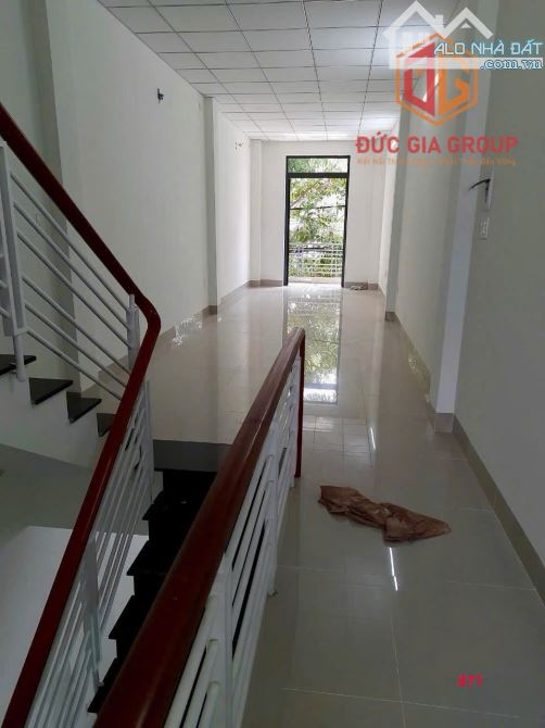 Cho thuê nhà 1T2L mặt tiền đường CMT8 gần ngã tư giá 16 triệu - 3