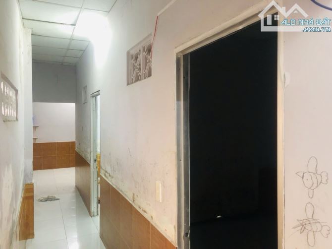 Nhà bán C4, 4.8m x 15m, 2 PN, hẻm 4m phù hợp xây mới hoăc để ở luân, Giá 4.3 ty - 3