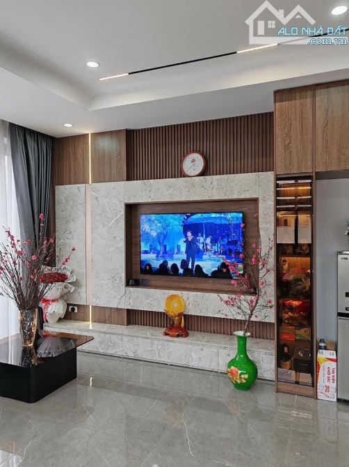 Khu vip Nguyễn Sơn, lô góc cực đẹp thang máy 6 tầng,full nội thất,oto vào nhà.Giá 12.5 tỷ - 3