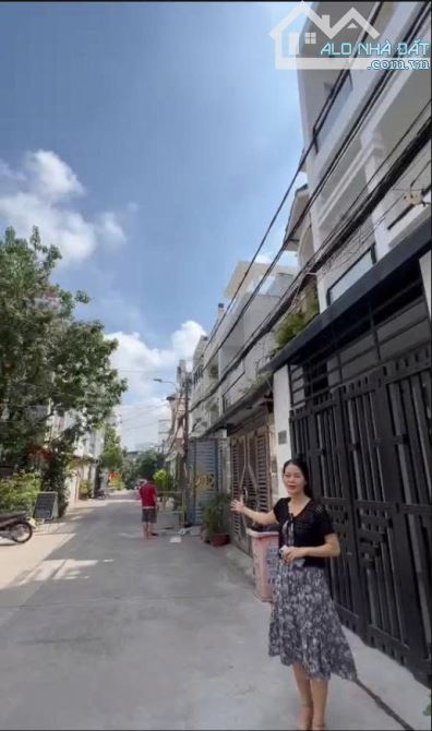 🏠 Nhà 3 tầng -  hẻm 8m- gần Tên Lửa - 3
