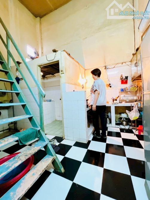 BÁN NHÀ Q4 DIỆN TÍCH KHỦNG 9*20 PHÙ HỢP LÀM CHDV HÀNG HIẾM GIÁ CHỈ 13 TỈ Tí KHU DÂN CƯ - 3
